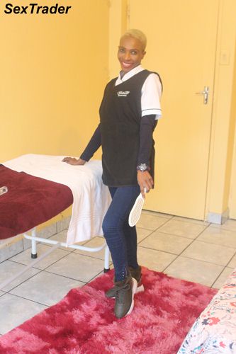 Escort - Beach Front photo 3