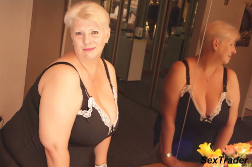 Nikki  Escorts Fontainebleau Main Photo